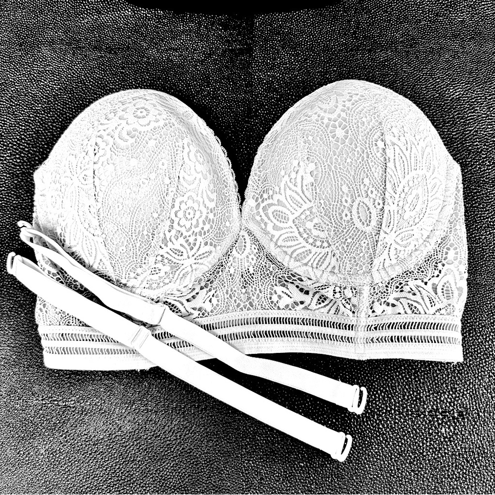 Victoria's Secret Very Sexy Wide Band Plunge Ivory Lace Push-up Padded Bra 34DD